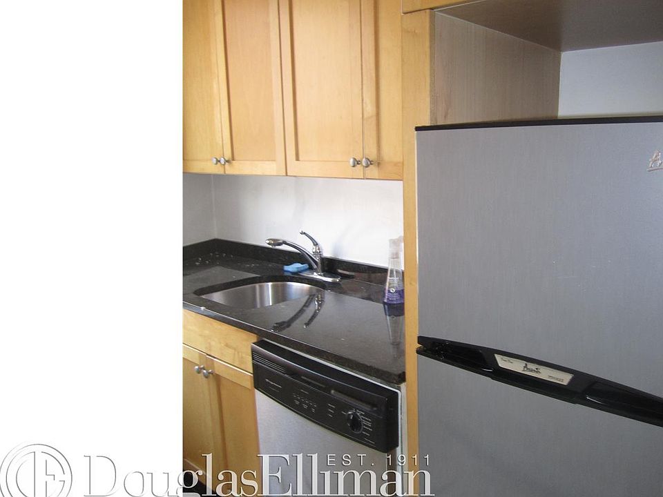 1st image of 1 Jane St APT 3G