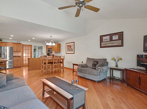 5th image of 9406 Saratoga Ct