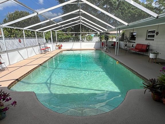 2nd image of 3131 Lowndes Dr