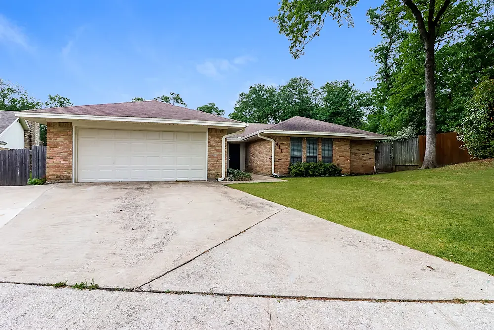 3 bed, 1648 sqft, $1,320 — Photo 1