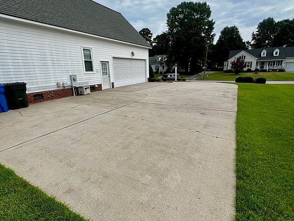 3rd image of 4404 Highmeadow Lane N