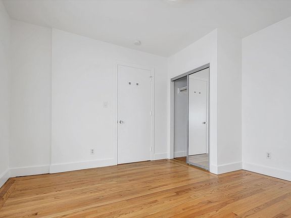 3rd image of 1221 Hayes St