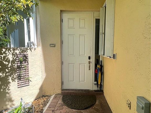 4th image of 21027 NE 34th Place