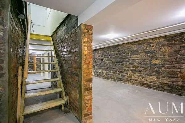 Rented by Nolita Group | media 7