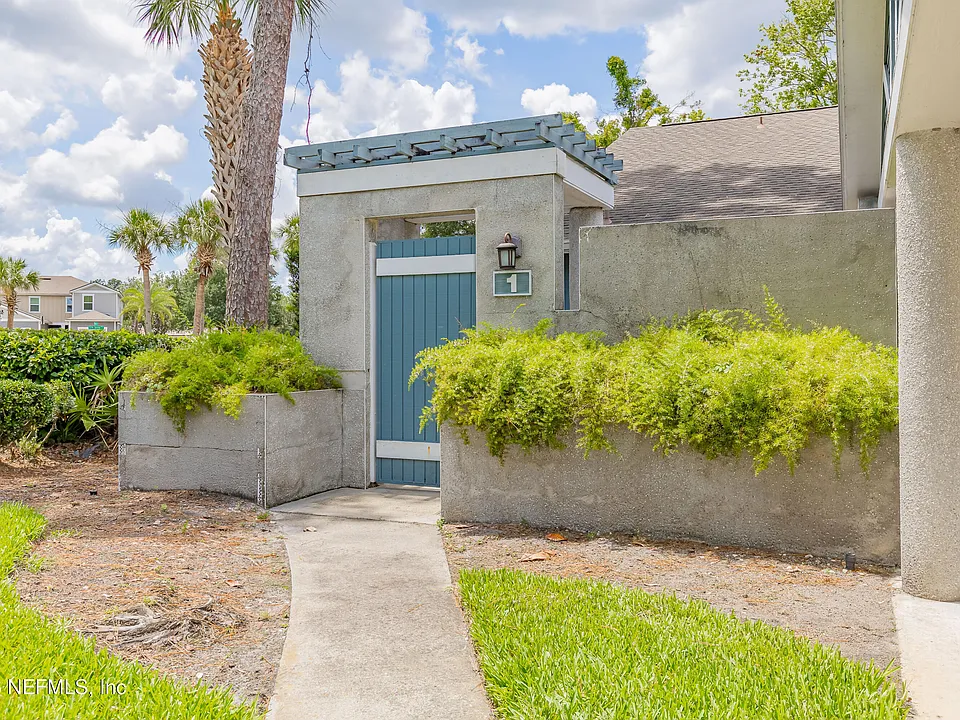 8118 Baymeadows Cir #1