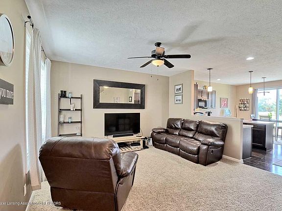 4th image of 3090 Moccasin Dr
