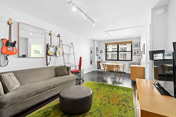 Sold by Compass | media 1