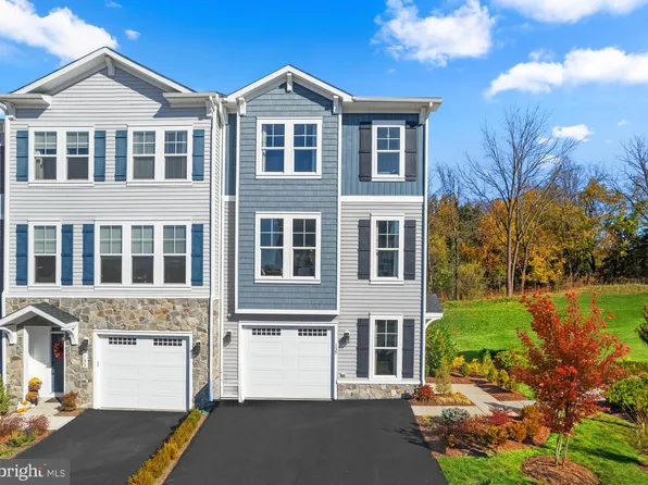 135 Wake Robin Ct, Lake Frederick, VA 22630