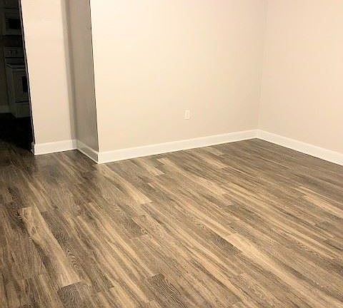 3rd image of 899 Parkhaven Ln