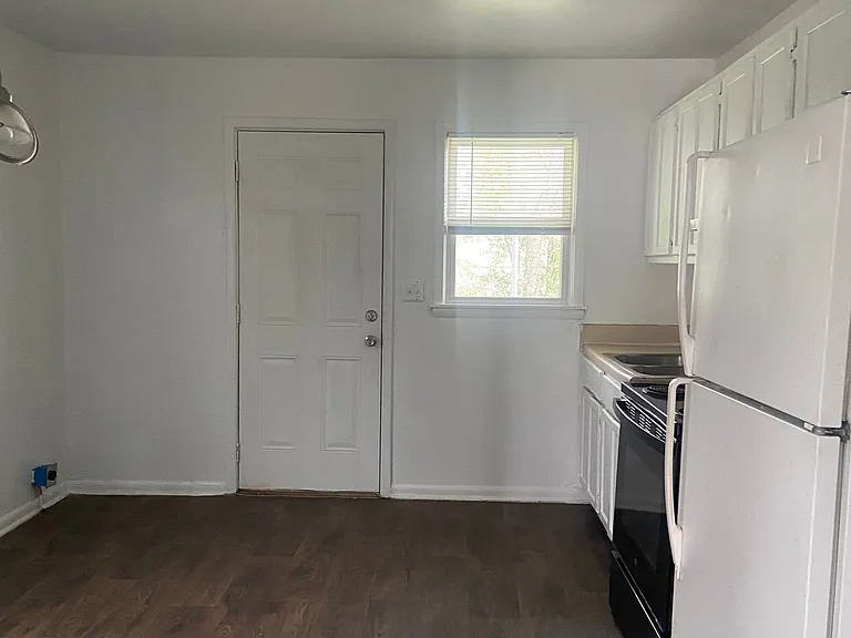 208 15th Ave SW — Photo 5