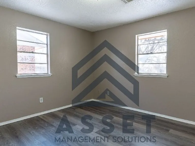 4825 S Fairmont Ave — Photo 10