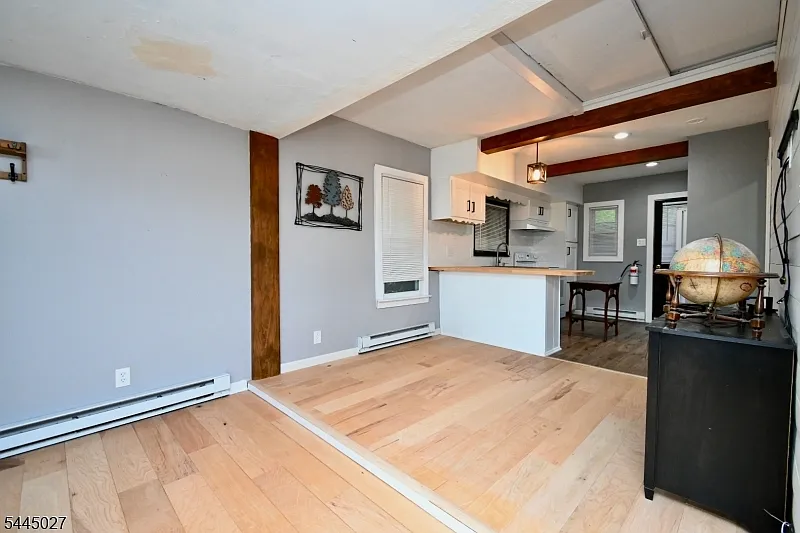1 bed, 1.0 bath, $2,000 — Photo 2