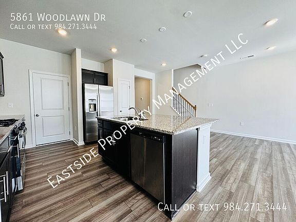 3rd image of 5861 Woodlawn Dr