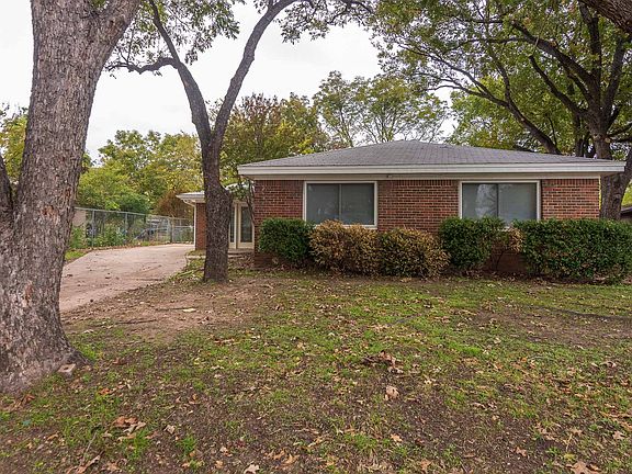 2nd image of 2419 Cambridge Dr