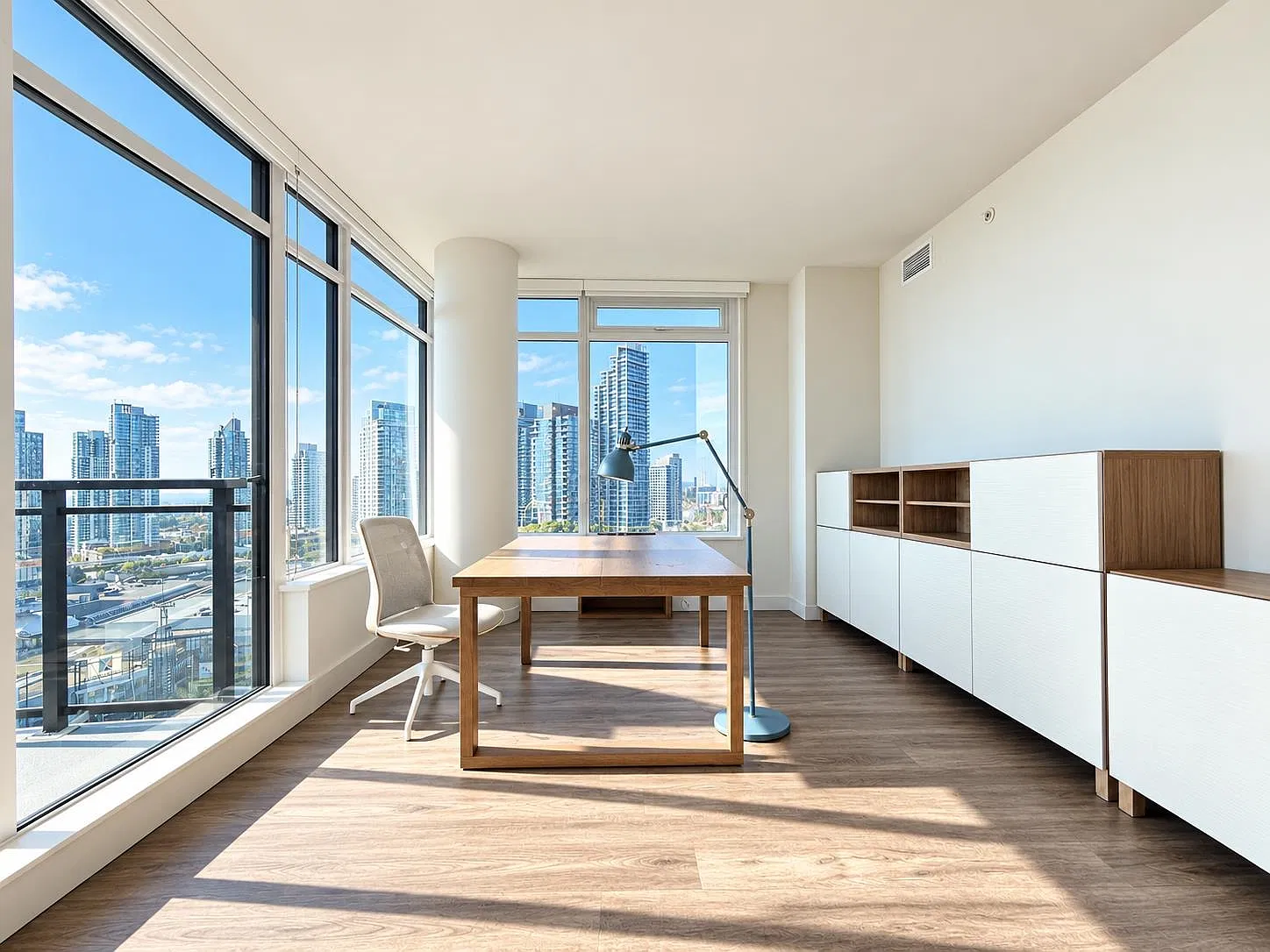 2 bed, 818 sqft, $2,900 — Photo 2