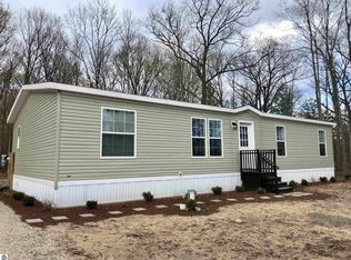 18898 Lakewood Cir, Lake Ann, MI 49650