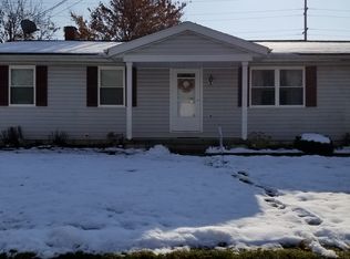 1025 Brookside Dr E, Adrian, MI 49221