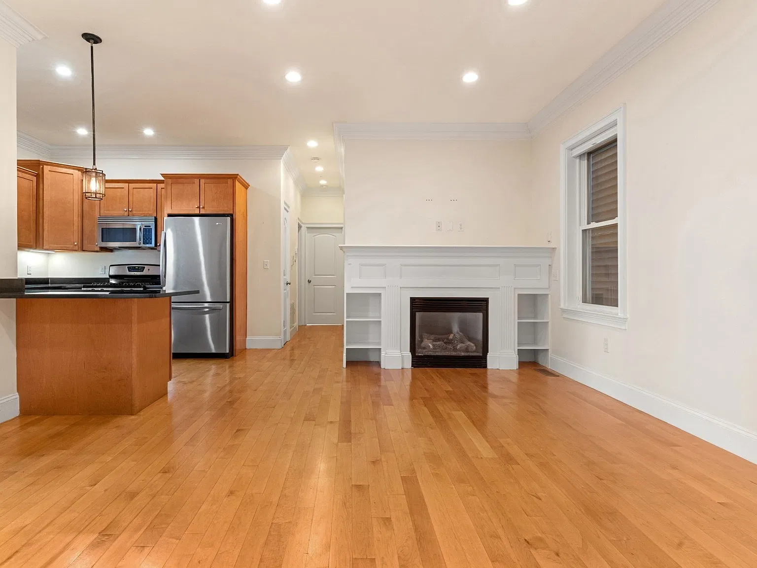 2 bed, 1.5 bath, 773 sqft, $3,800 — Photo 2