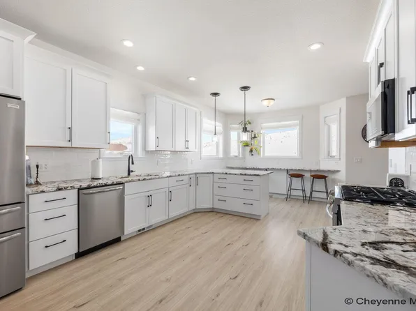 5612 Carmel Dr, Cheyenne, WY 82009