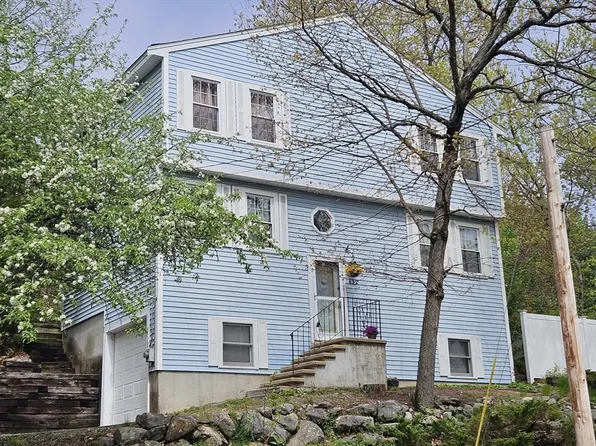 432 1st St, Lowell, MA 01850