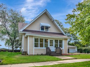 463 S 3rd St, Peotone, IL 60468
