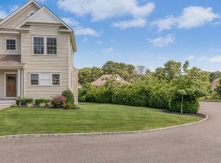 12 Canoe Place Ldg, Hampton Bays, NY 11946