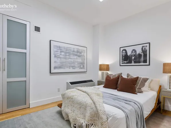 252 7th Avenue image 14 of 24