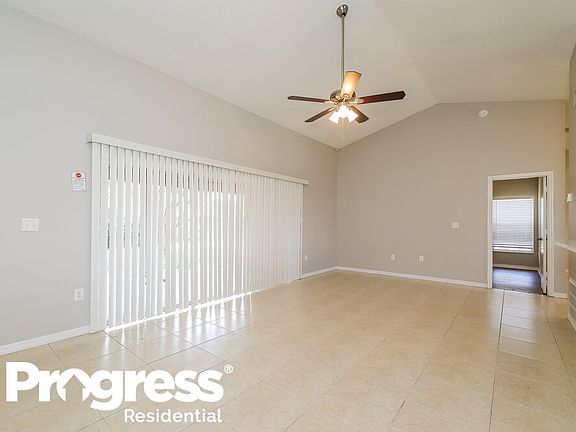 5th image of 1820 Clacton Dr