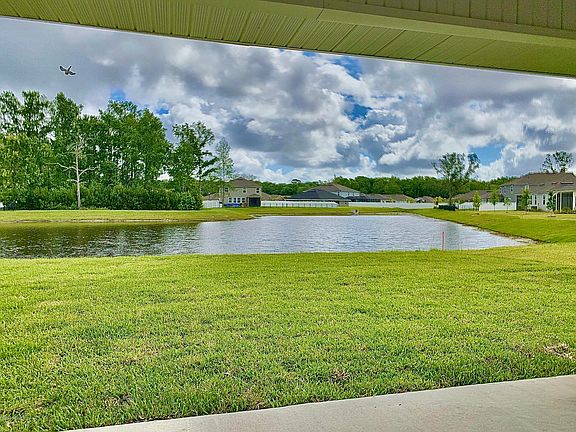 4th image of 3236 Southern Oaks Dr