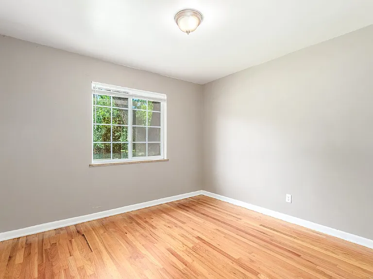 1385 S Grant St — Photo 12