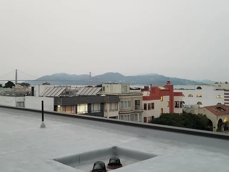 1598 Bay St #300 — Photo 32