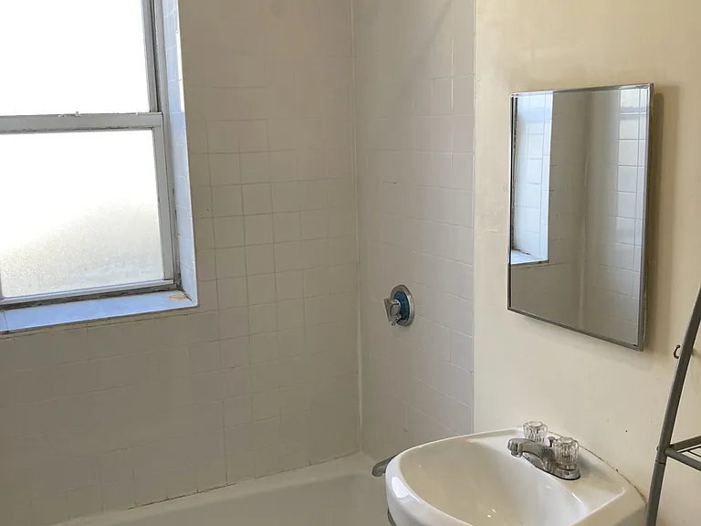 13 Haviland St #1W — Photo 7