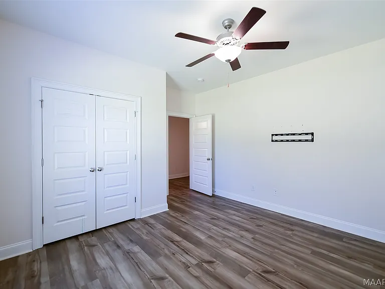 1270 Charleston Dr — Photo 27