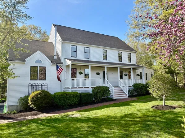 49 Waterford Dr, Hanover, MA 02339