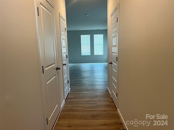 4th image of 2705 Winn Mill Dr