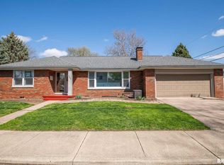 1002 E Fairoaks Ave, Peoria, IL