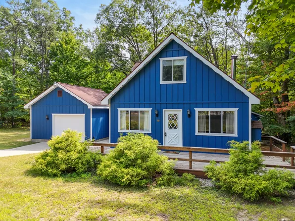 141 Snowflake Way, Houghton Lake, MI 48629