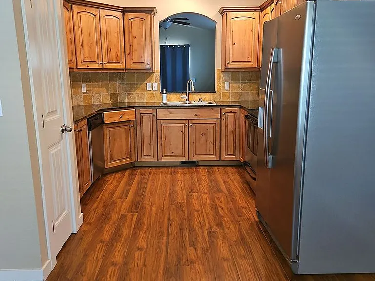 5664 N Hertford Way — Photo 2