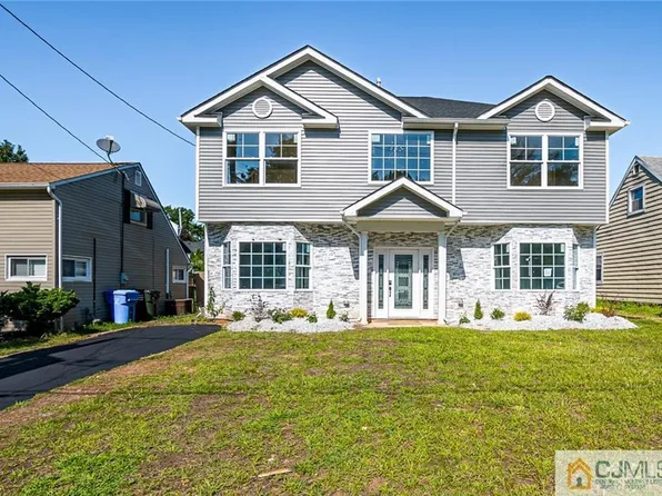 1096 Woodruff St, Iselin, NJ 08830