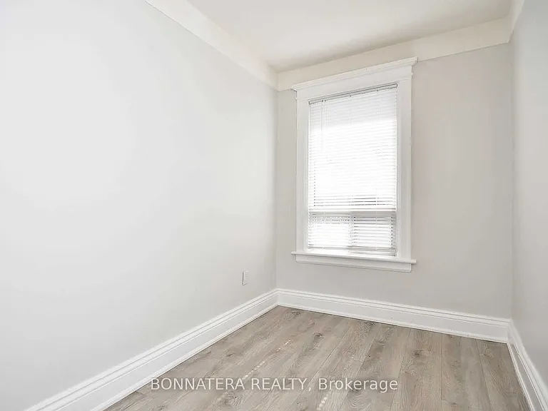 47 Emerald St N #UPPER — Photo 8