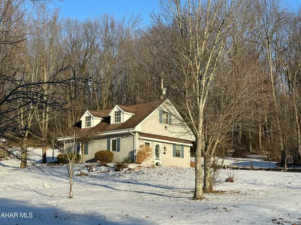 203 Hoover Ln, Duncansville, PA 16635