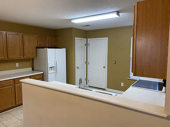 5th image of 118 White Willow Ct