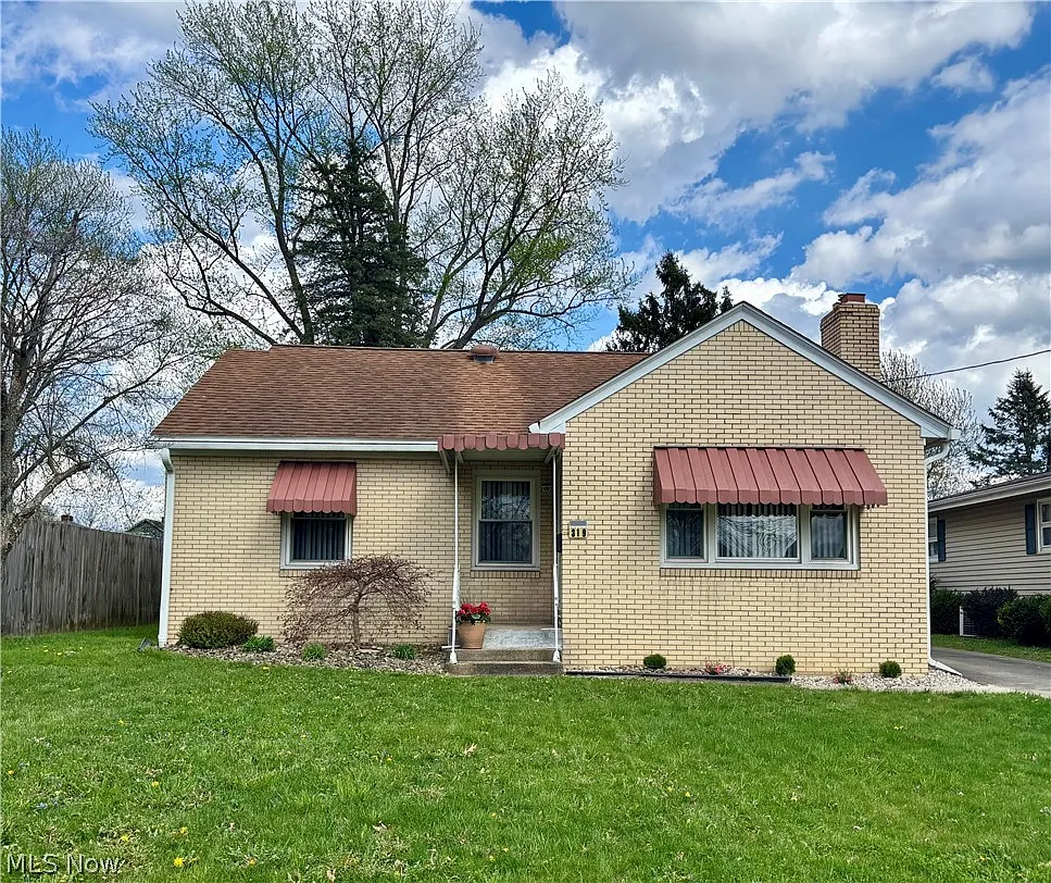 319 Summit Ave photo 1