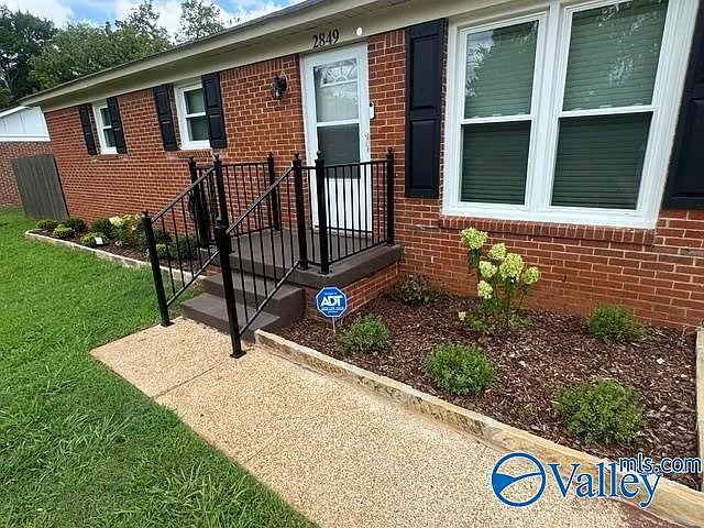 3 bed, 1.0 bath, 1025 sqft, $1,395 — Photo 4