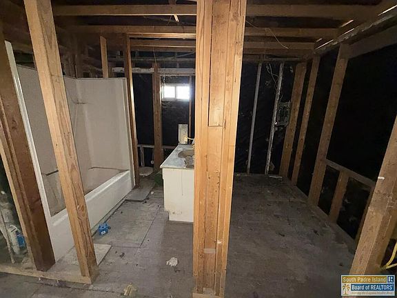 3rd image of 614 E Filmore St