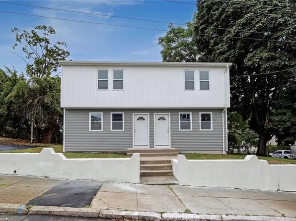42 Sisson St, Pawtucket, RI 02860