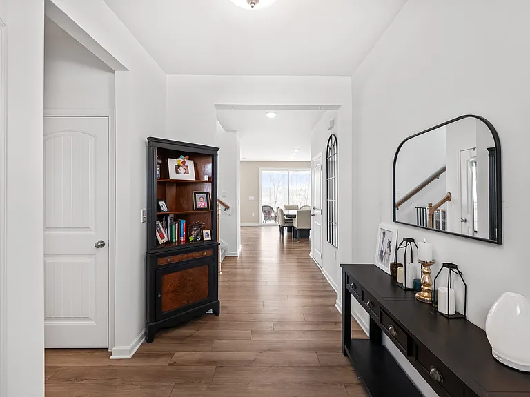 213 Providence Creek Dr — Photo 5