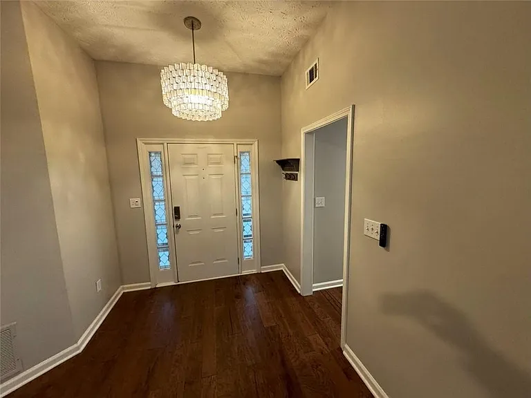 1425 Overland Xing — Photo 7