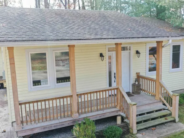 6830 E Palmers Dr, Monticello, IN 47960