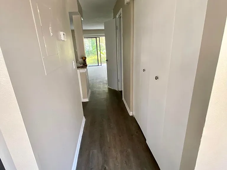 Saint Andrews Square Townhomes — Photo 17